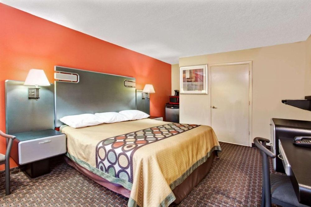 Room image 3