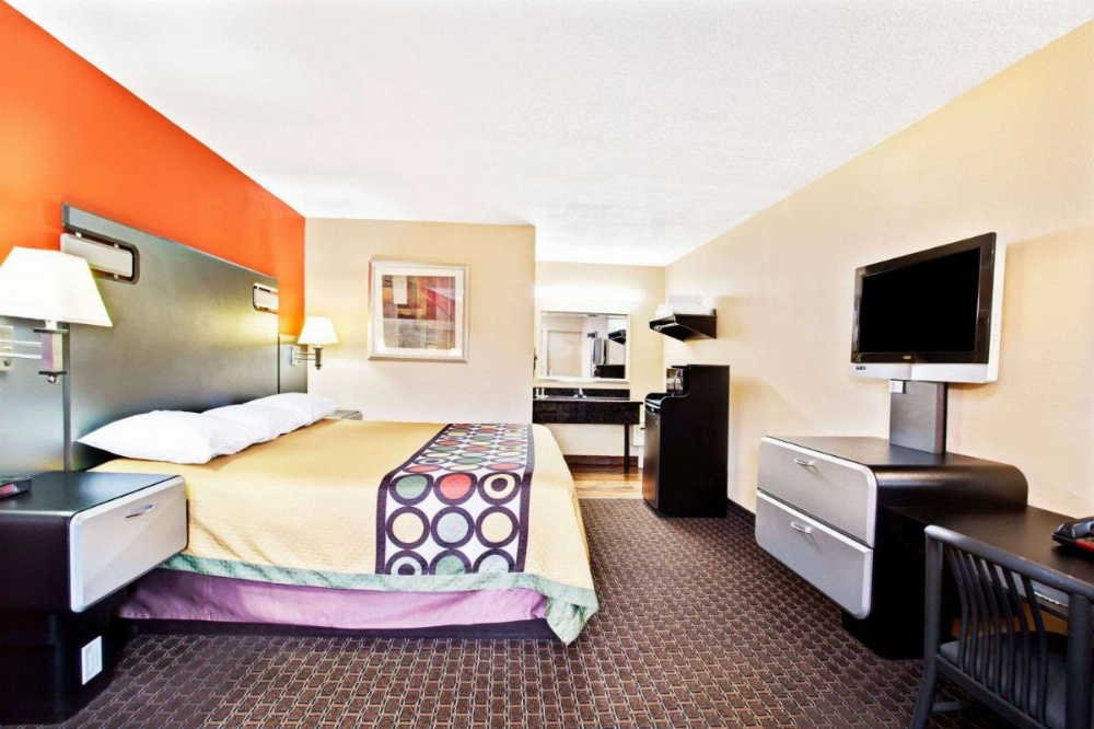 King Room - Disability Access - Non-Smoking